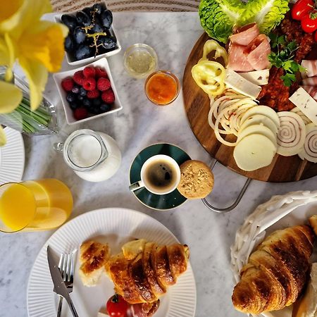 The Secret Garden - Keszthely Bed & Breakfast Екстериор снимка