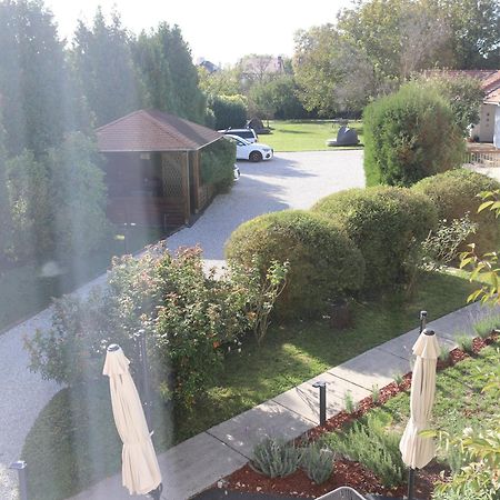 The Secret Garden - Keszthely Bed & Breakfast Екстериор снимка