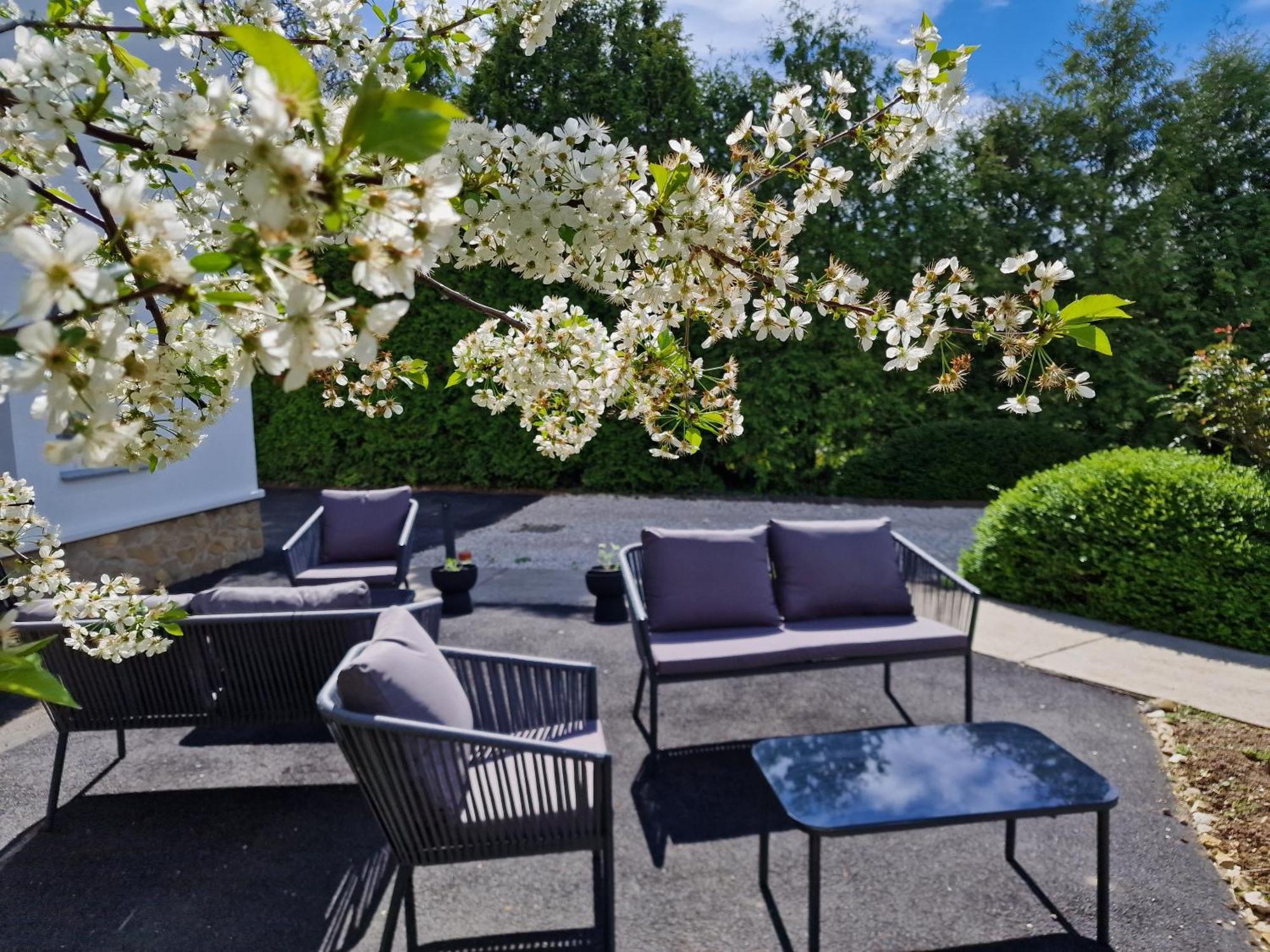 The Secret Garden - Keszthely Bed & Breakfast Екстериор снимка