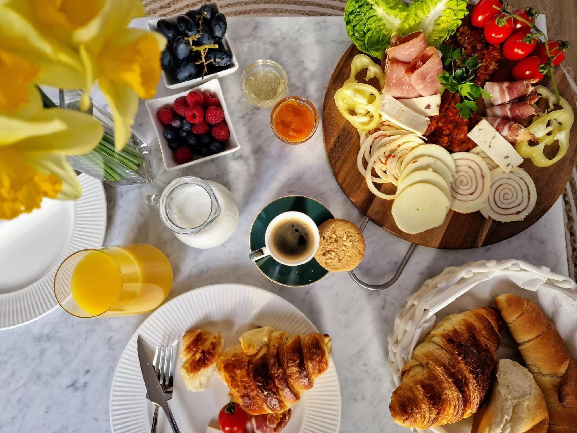 The Secret Garden - Keszthely Bed & Breakfast Екстериор снимка