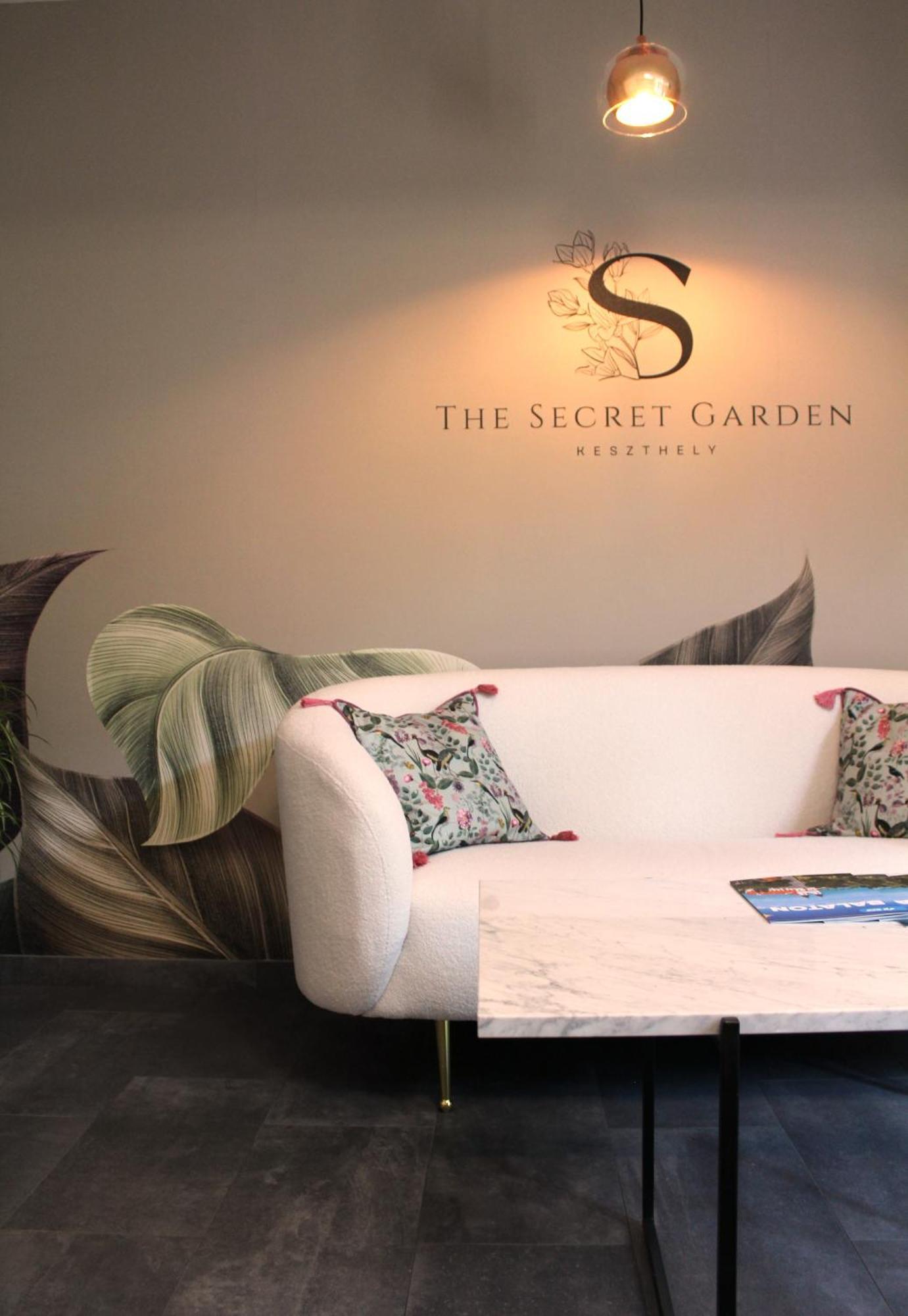The Secret Garden - Keszthely Bed & Breakfast Екстериор снимка
